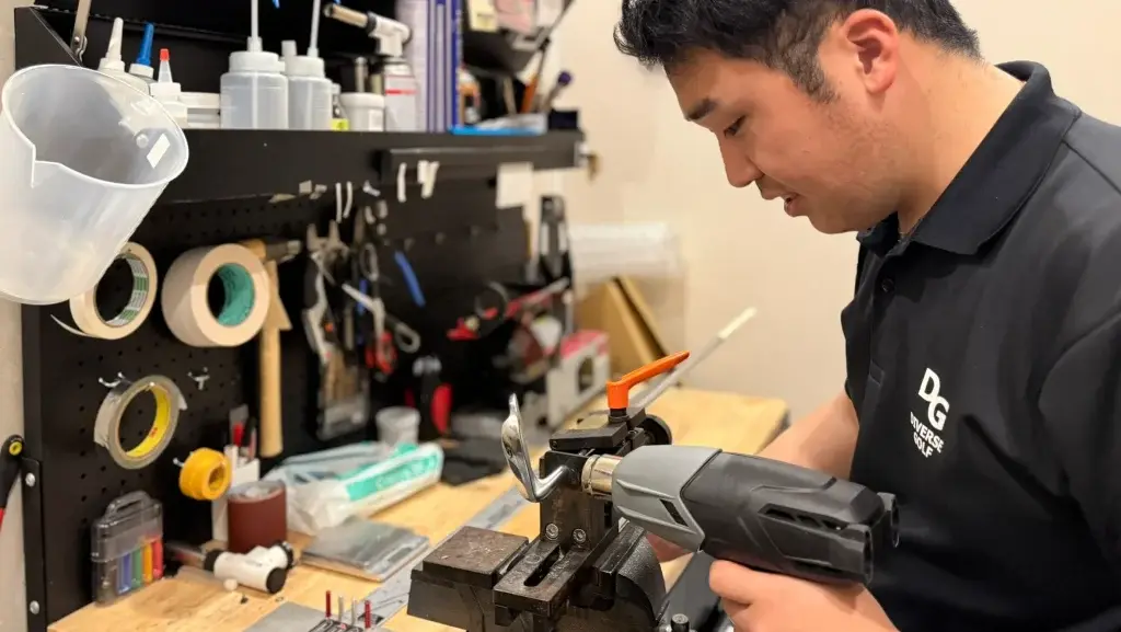 クラブの調整作業の様子